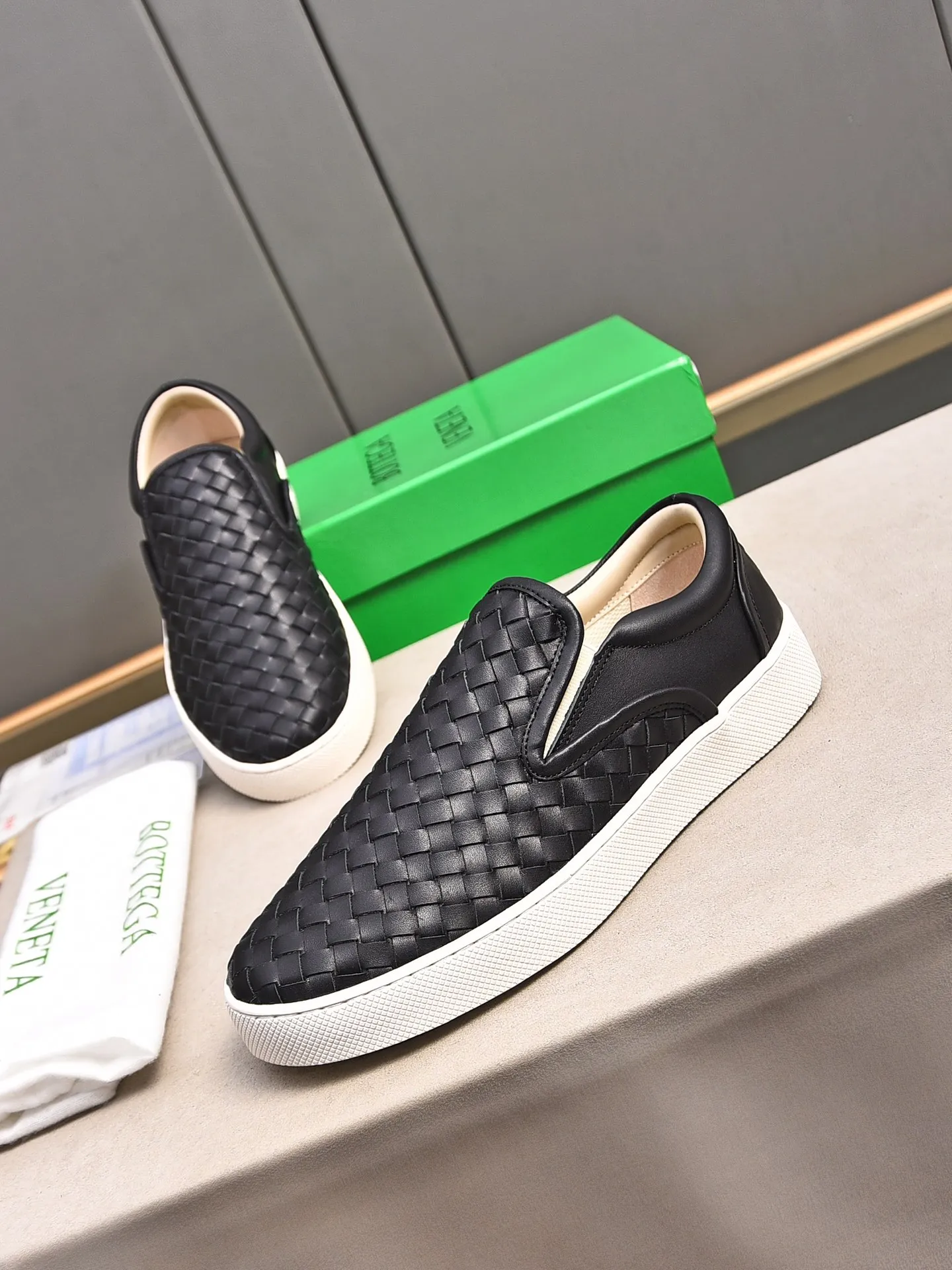 Men's shoes 💰480 [Sleeves series] BOTTEG* VENET* - high-end boutique Size: 38-44 (45 customized) BV new product, first-layer cowhide artificially woven classic style harmoniously blends with contemporary fashion temperament, rubber soles are light and flexible, water-dyed sheepskin pads! [Taobao, Tmall, and live streaming are the first choices]
